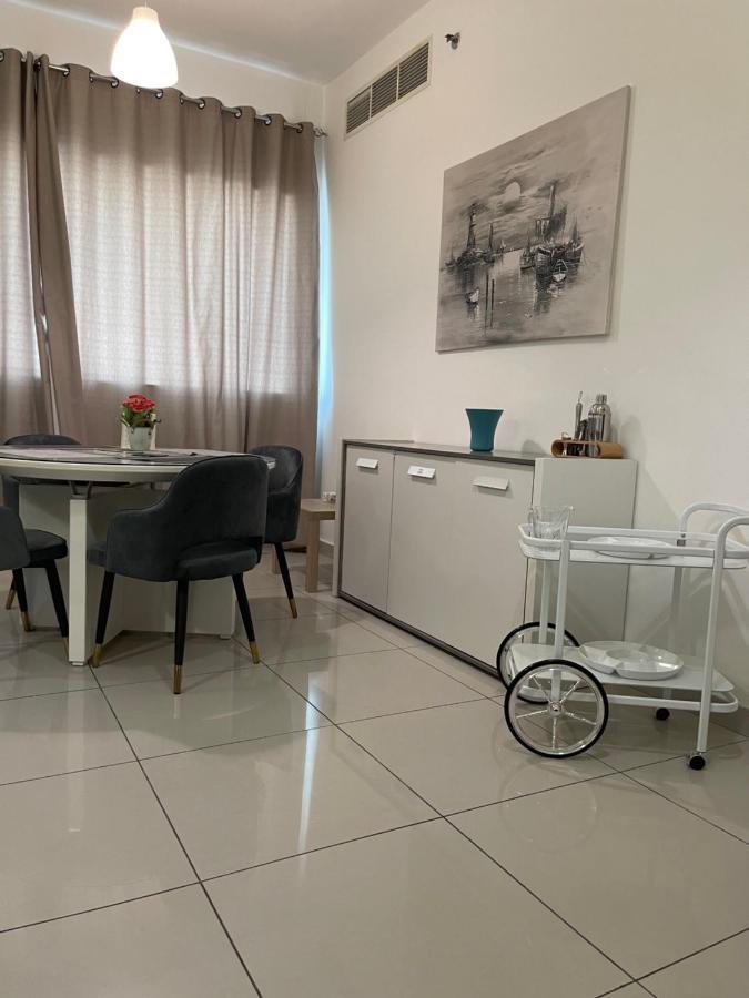 Bright Luxury 2Br Aprt Dubai Marina With Balcony Lägenhet Exteriör bild